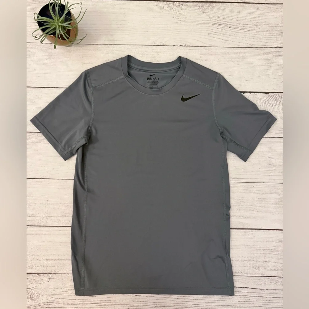 🌾 NIKE Dri-fit T-shirt